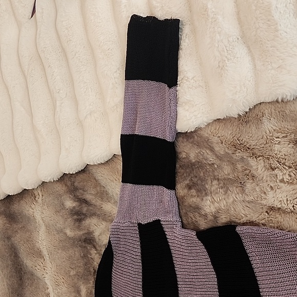 Sweater - Picture 2 of 4